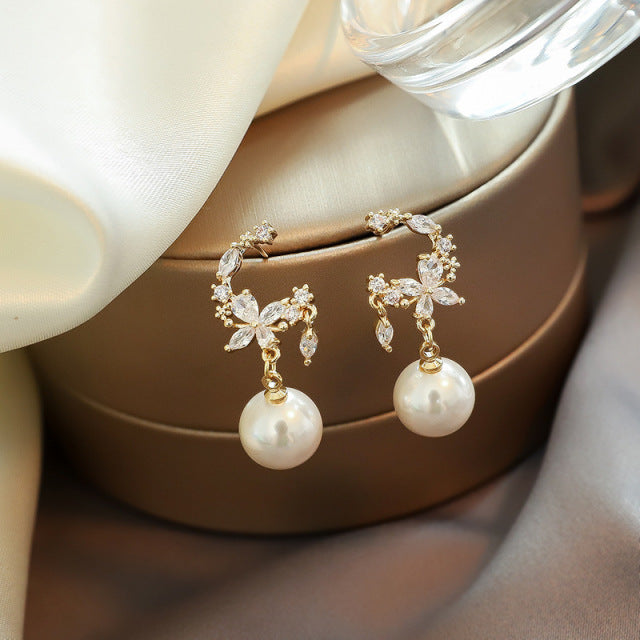 2025 New Korean Style Contracted Heart Pearl Earrings Zircon Geometric Stud Earring